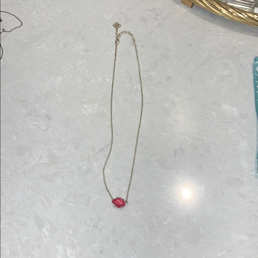 PERFECT CONDITION red Kendra scott necklace
